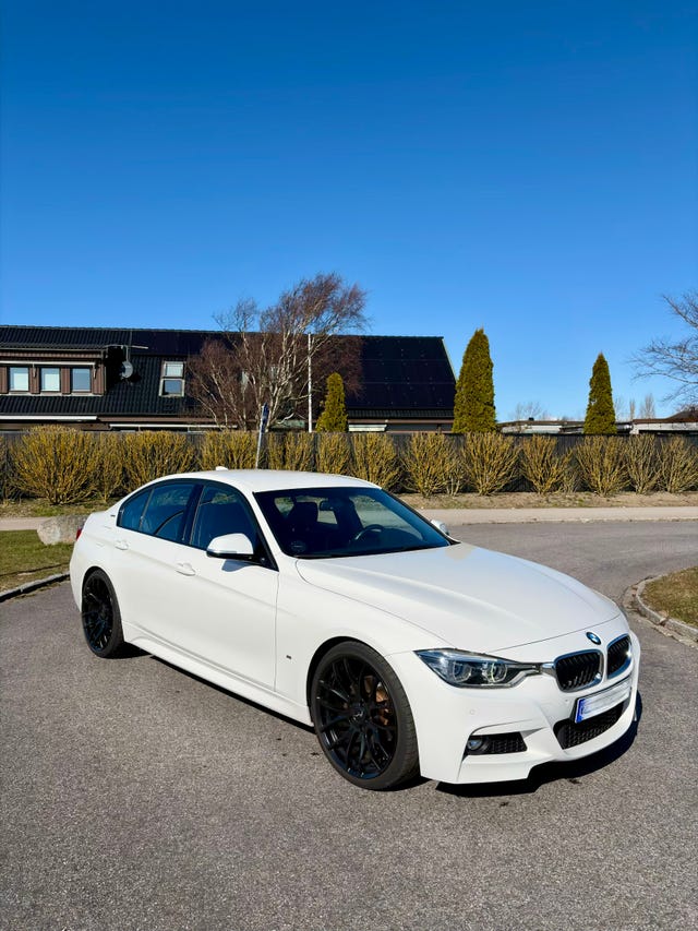 BMW 330e 2018