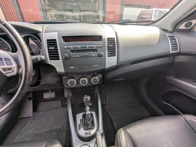 Mitsubishi Outlander 2012