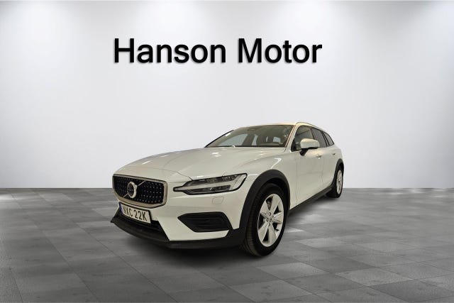 Volvo V60 Cross Country 2023