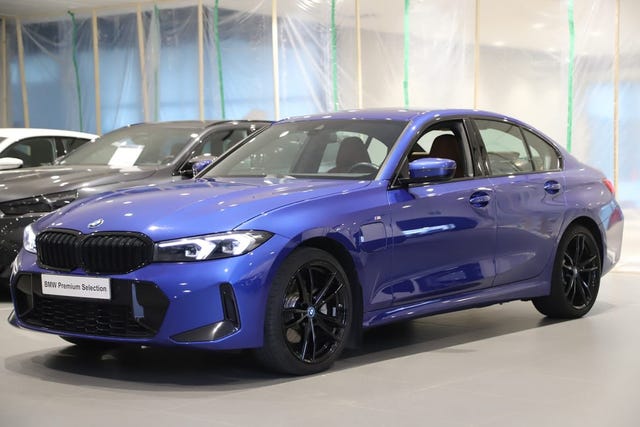 BMW 330e 2024