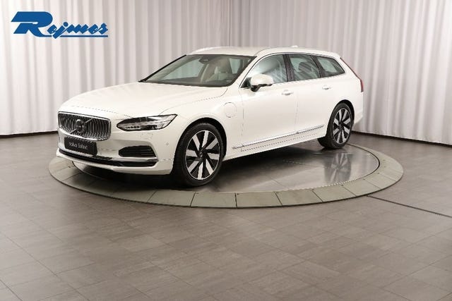 Volvo V90 2025