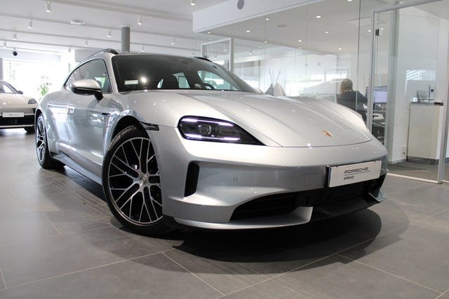 Porsche Taycan 2025