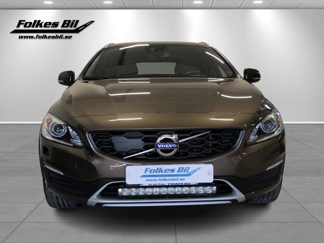Volvo V60 Cross Country 2018 – bild 2