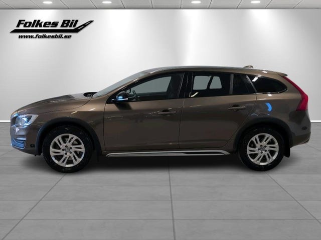 Volvo V60 Cross Country 2018 – bild 4