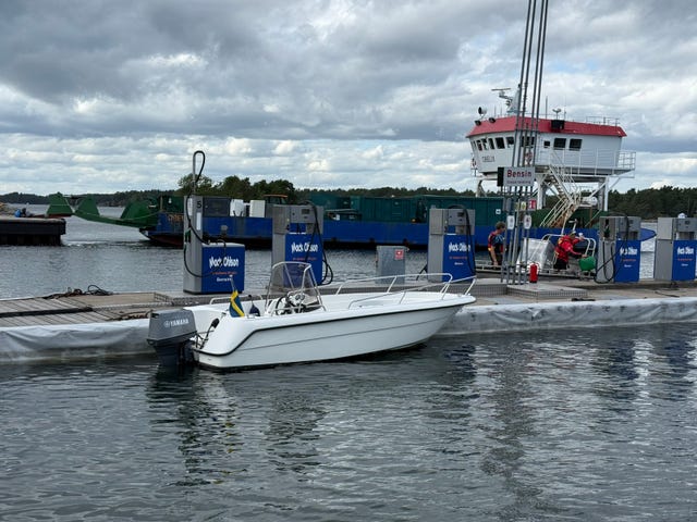 Micore 550 GTX Yamaha 90 twostroke 260 gångtimmar 2006