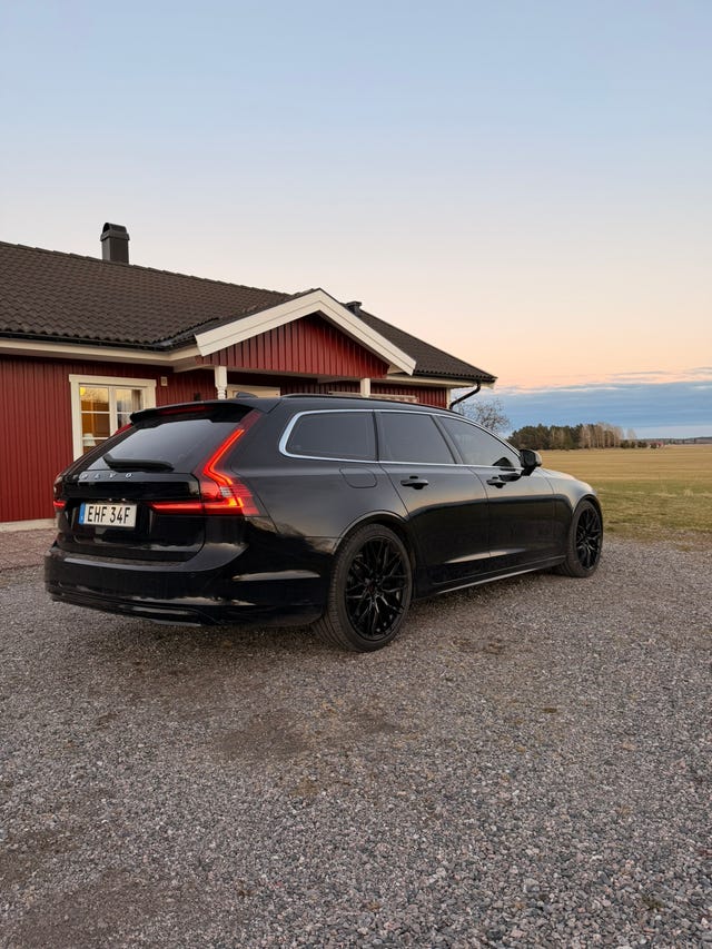 Volvo V90 2022