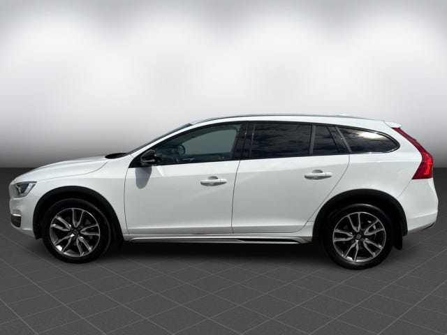 Volvo V60 Cross Country 2018 – bild 4