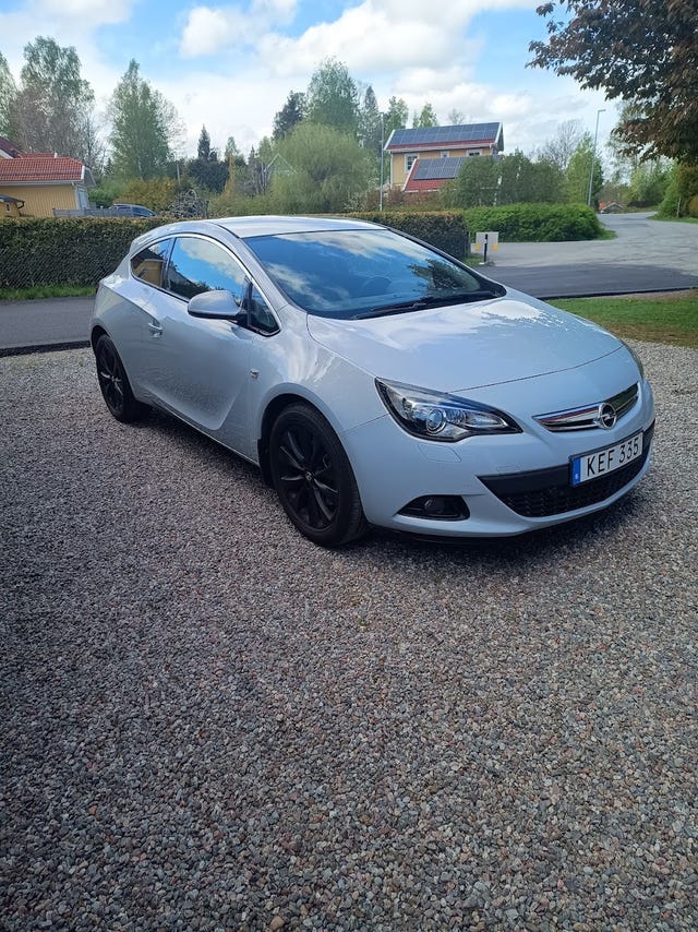 Opel Astra 2012