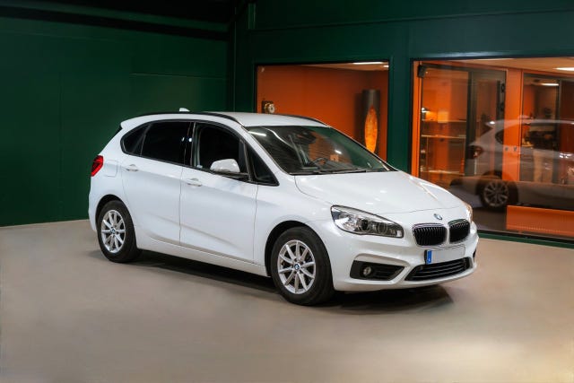 BMW 216d 2016