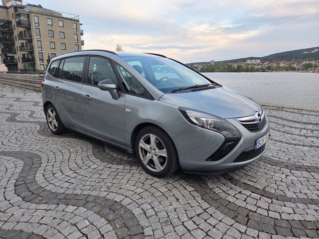 Opel Zafira Tourer 2012