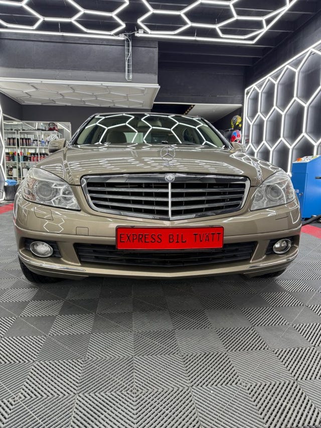 Mercedes-Benz C200 2010