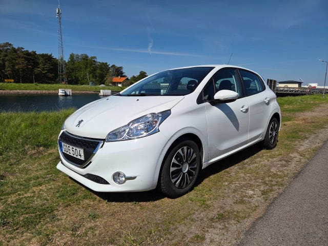 Peugeot 208 2014