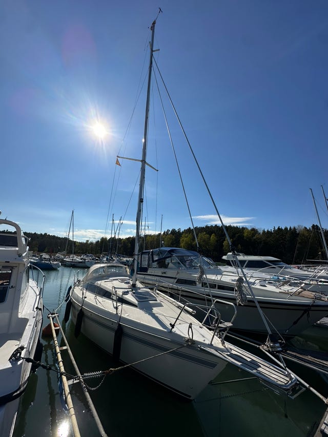Maxi Fenix Dinette i höstpris – mycket välutrustad & segelklar