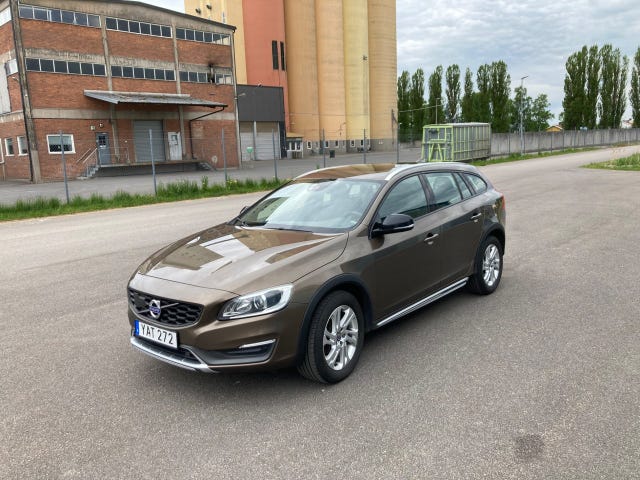 Volvo V60 Cross Country 2016