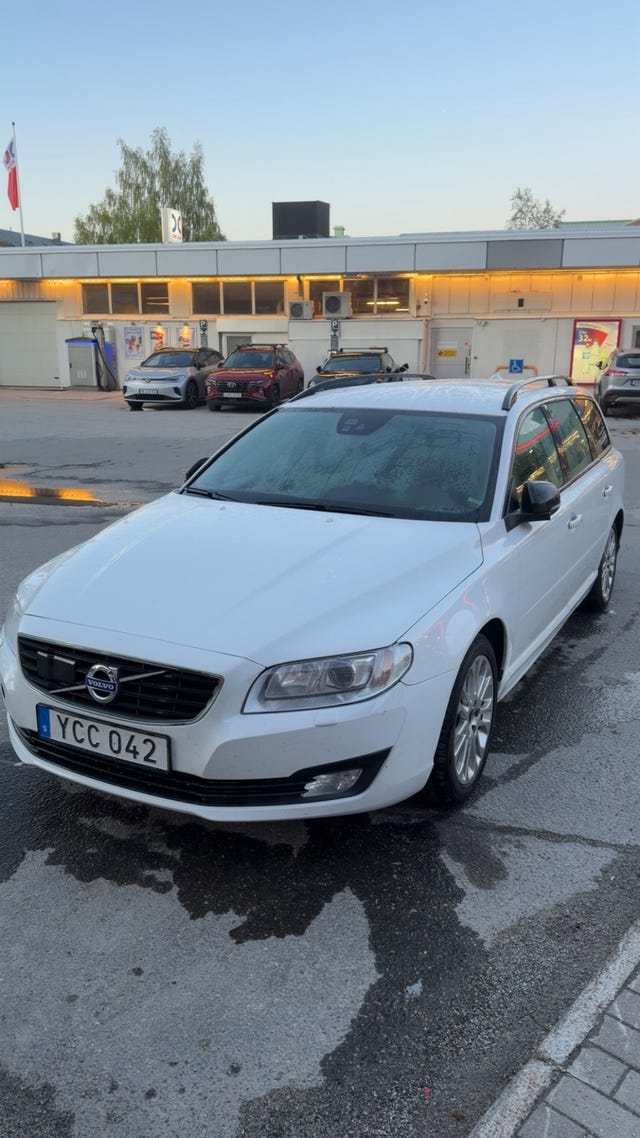 Volvo V70 2016