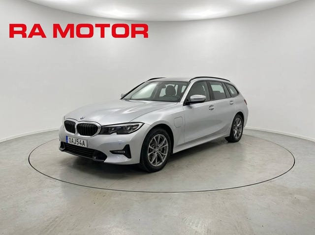 BMW 330e 2021