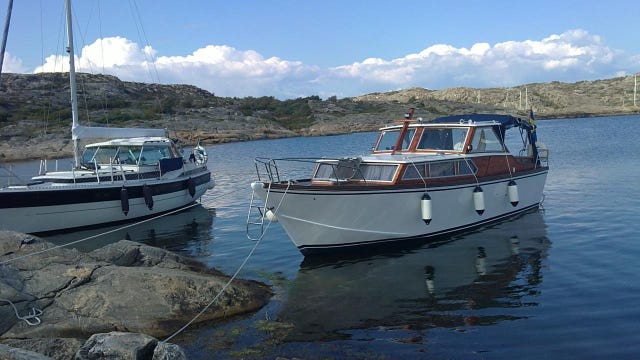 Storebrobygge 32 motorbåt -1984 med renoveringsbehov