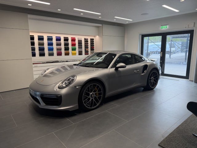 Porsche 911 Turbo S 2018