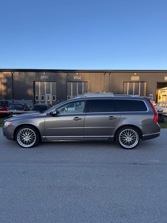 Volvo V70 2010