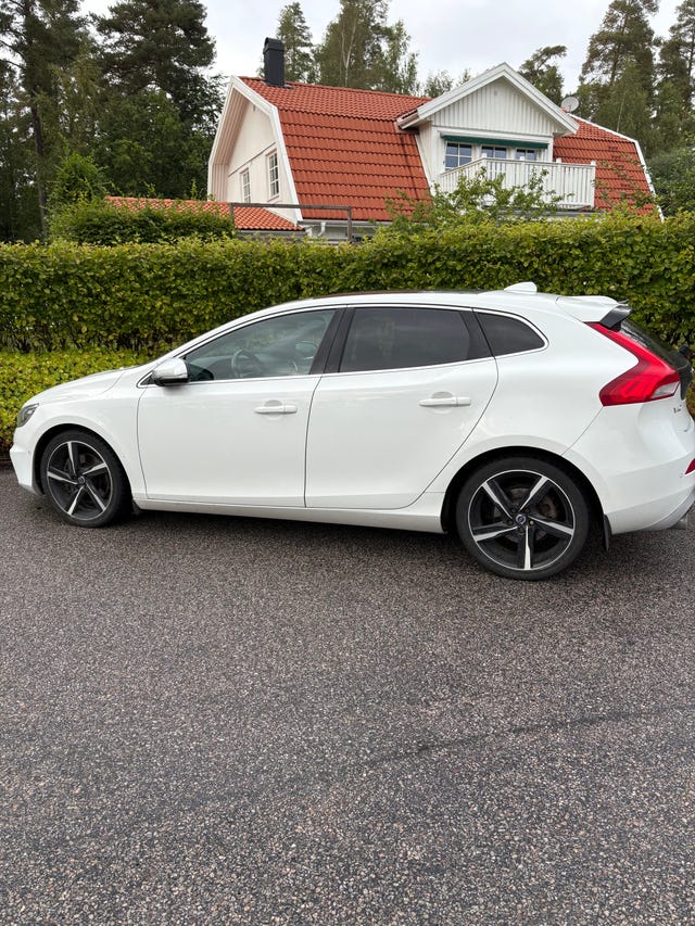 Volvo V40 2014
