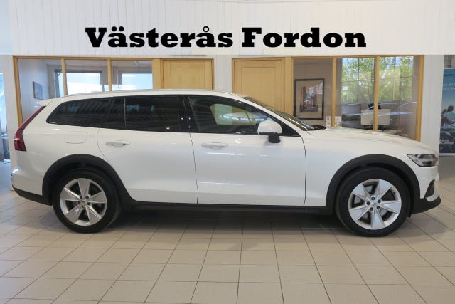 Volvo V60 Cross Country 2023