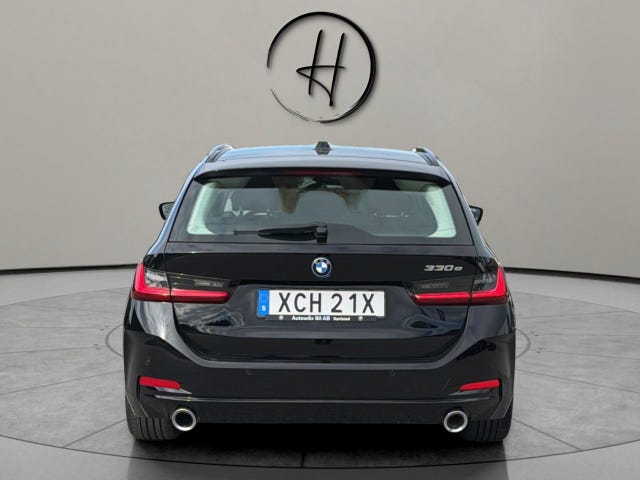 BMW 330e 2023 – bild 3