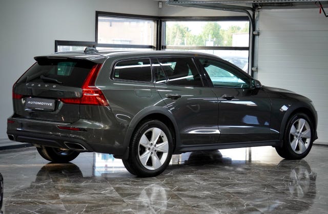 Volvo V60 Cross Country 2021 – bild 4