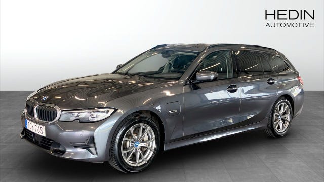 BMW 330e 2022