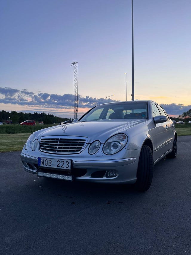 Mercedes-Benz E240 2005