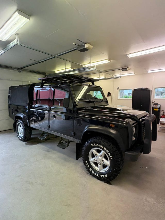 Land Rover Defender 130 2011