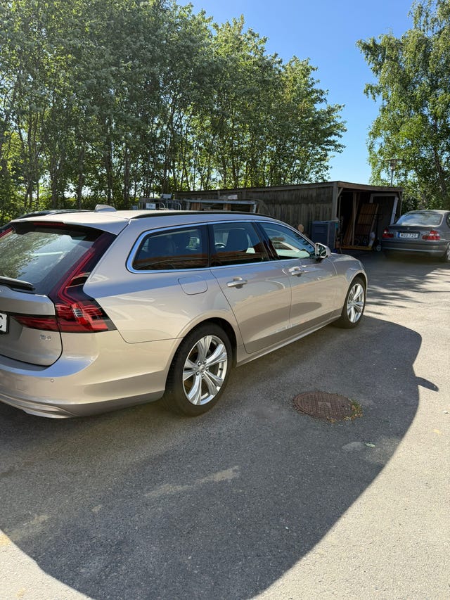 Volvo V90 2024