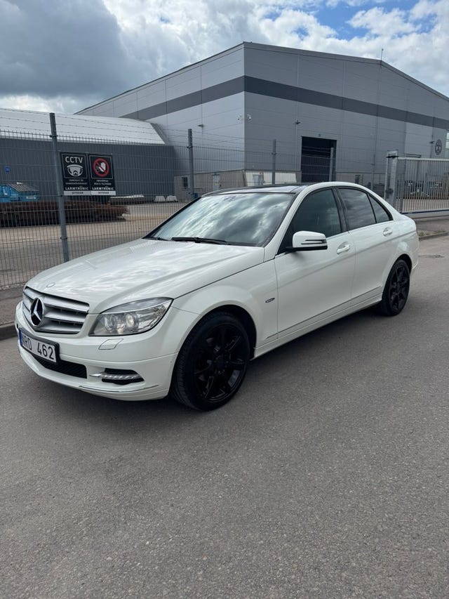 Mercedes-Benz C180 2011