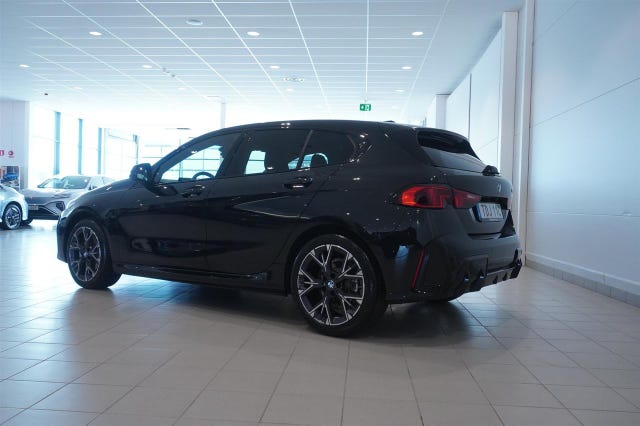 BMW 120 2026 – bild 3