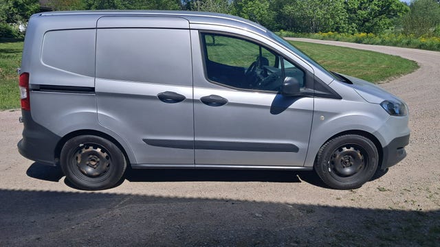 Ford Transit Courier 2016