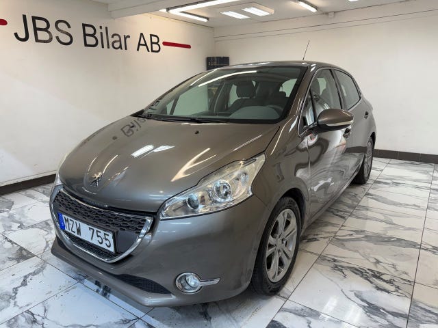Peugeot 208 2012