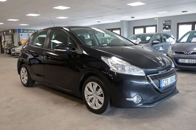 Peugeot 208 2012