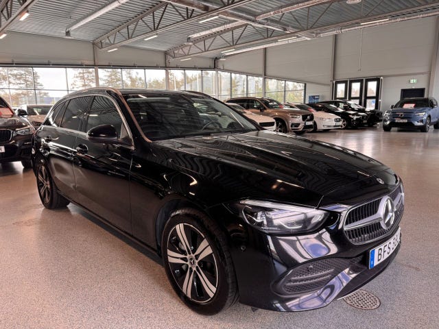Mercedes-Benz C300 2023