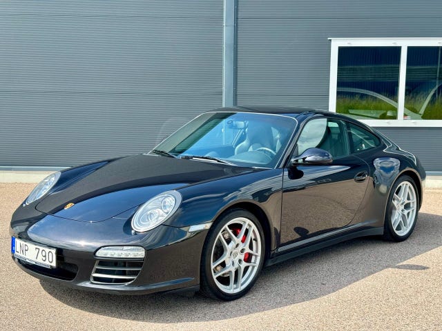 Porsche 911 Carrera 4S 2011