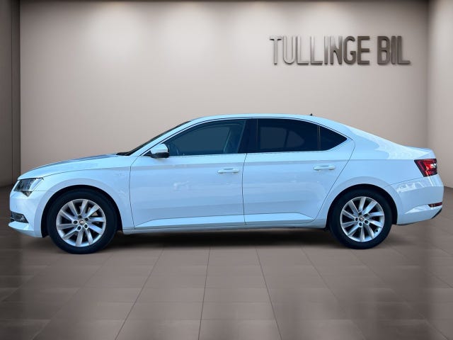 Skoda Superb 2017 – bild 2