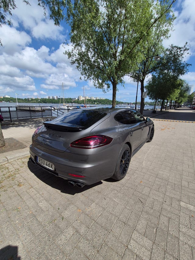 Porsche Panamera S 2016