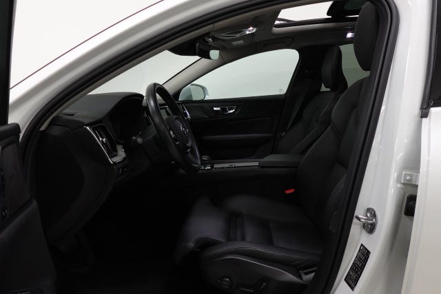 Volvo V60 Cross Country 2022 – bild 4