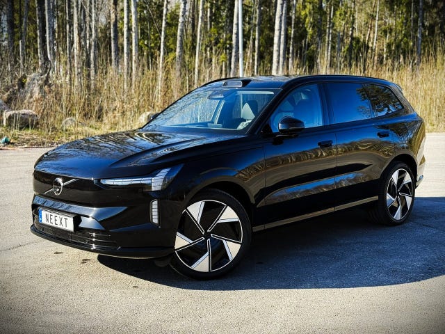 Volvo EX90 2025