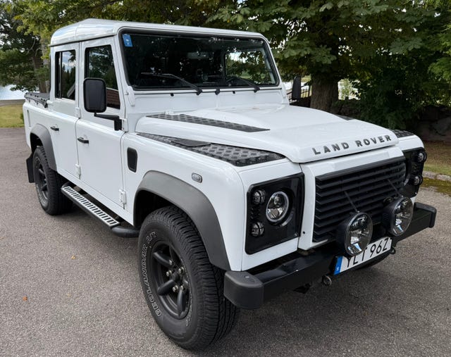 Land Rover Defender 110 2012