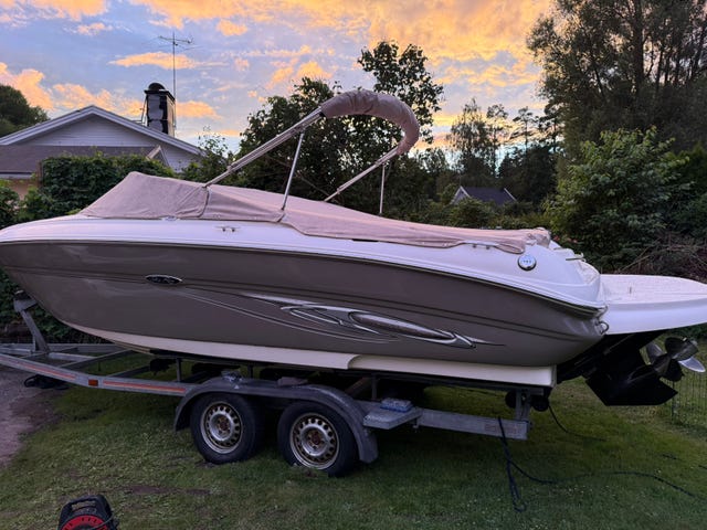 Sea ray 220 Sunsport-06 Daycruiser