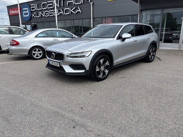 Volvo V60 Cross Country 2022