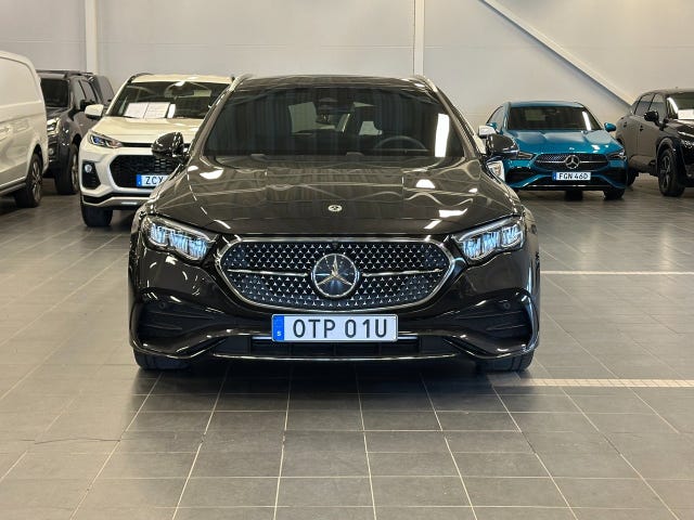 Mercedes-Benz E300 e 2026 – bild 2
