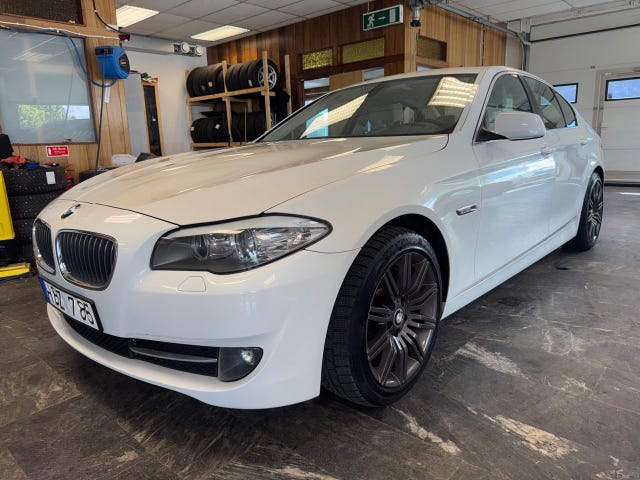 BMW 523i 2011
