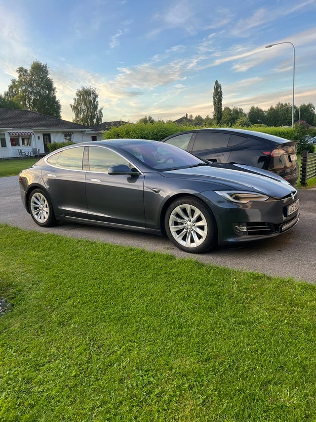 Tesla Model S 2020