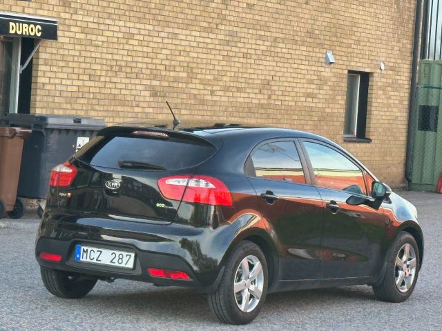 Kia Rio — bild 8 av 11