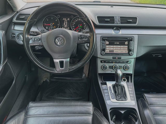 Volkswagen Passat — bild 8 av 10